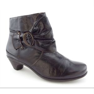 NAOT Brown Ruffle Leather Buckle Booties 40